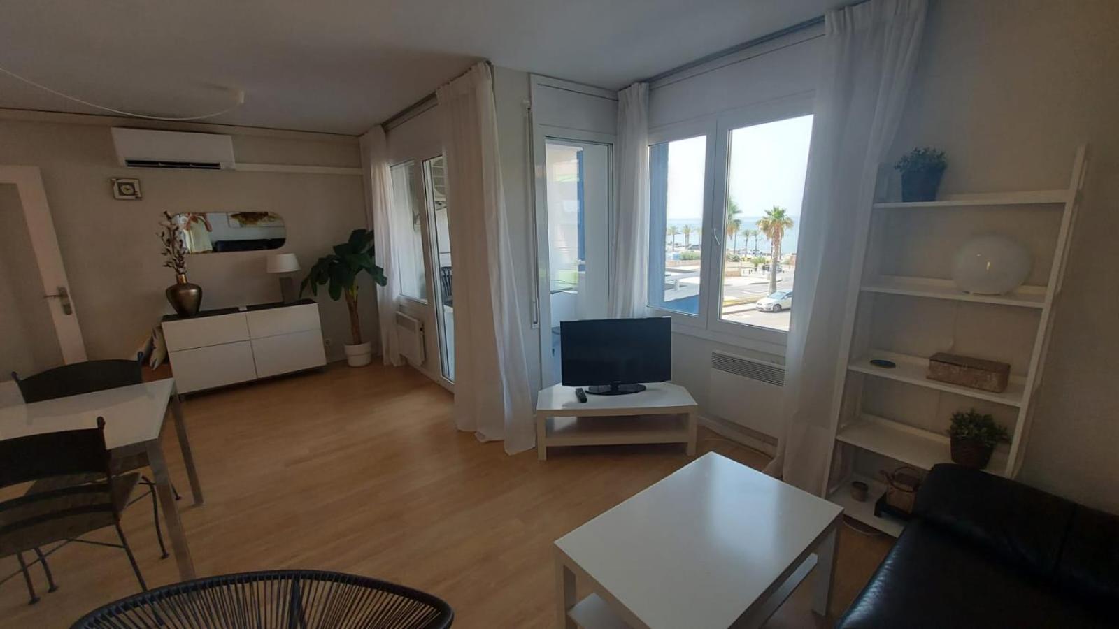 1ª Linea Reformado Y Frente Al Puerto Deportivo Firmamos Contrato Si El Cliente Lo Solicita Aunque Es Necesario Hacer La Reserva Para Poder Comunicarse Vandellòs i l’Hospitalet de l’Infant Exterior foto